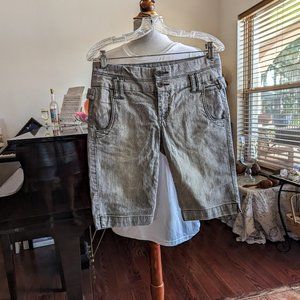 Xhilaration Bermuda Shorts  Sz 5